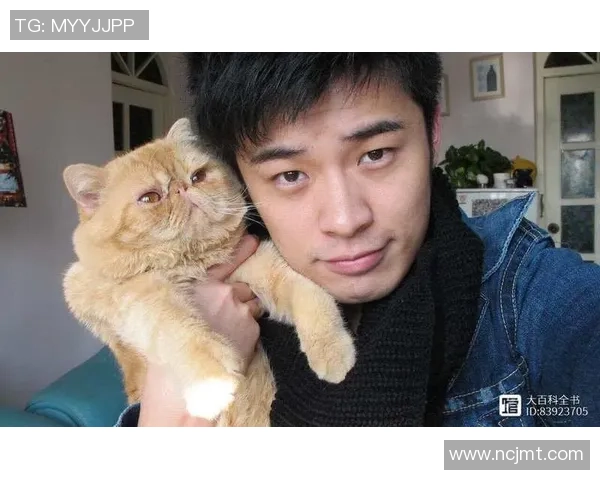 陈赫与足球明星的友谊故事揭秘他们在绿茵场上的趣味互动与生活点滴